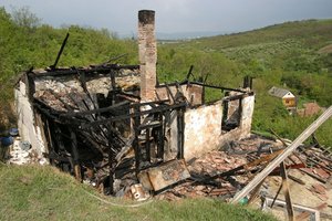 Tokodi leégett ház: az egész falu segít