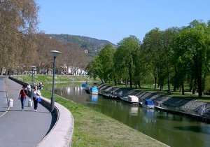 Kertmozi, pihenőkert, díszburkolat - 550 milliót nyert Esztergom