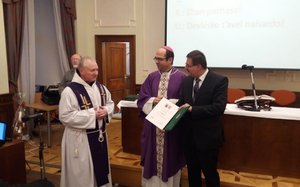 Idén P. Tokár János atya kapta a Vályi István díjat