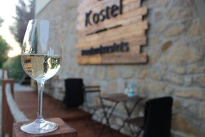 Kostel: konyhafőnököt és szakácsot keresnek