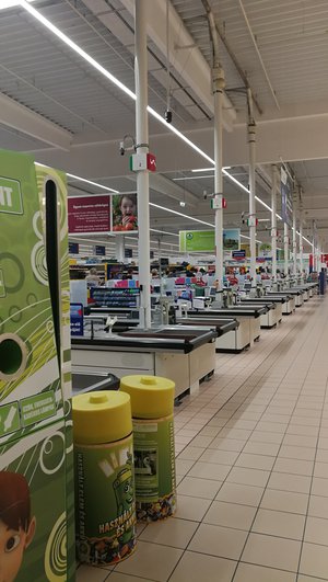 Az esztergomi Tescoban is sztrájkoltak
