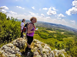 Mobil alkalmazás, weboldal, térkép, táblák a Kesztölcre érkező turistáknak
