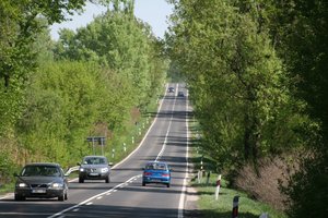 R11: Az "A" változatot és a két kijáratot támogatja a Képviselő-testület