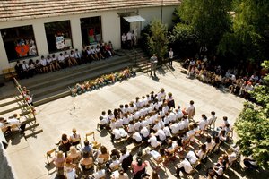 Tanévnyitó, tankönyvosztás