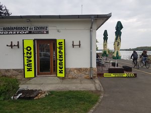 Kávézó és kerékpárszervíz Vácott