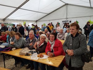 Tejes Kati néni Gabi lányával a közönség soraiban