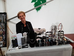 Mihov-Pánczél Marianna szép kézműves munkáival