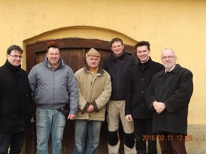 Eck András (Ister-Granum), Szivek György borász, Simonek Antal képviselő, Szivek Péter képviselő, Nagy Péter Ister-Granum elnök, Vöröskői István polgármester