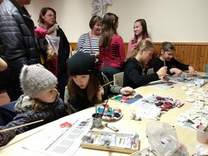 A legkisebbek kézműveskedhettek a klubban