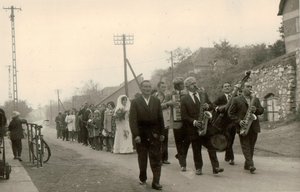 A Hangya söröző mellett