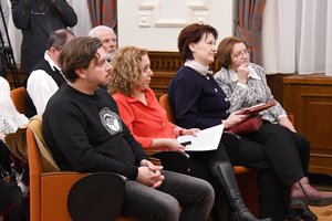 Radovics Péter, Klinger Ági, Mezeiné és Panni néni