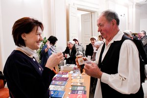 Szivek Gyula Mezeinét köszönti