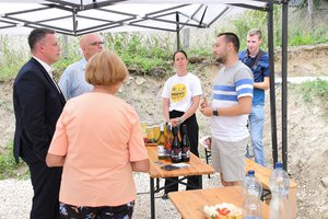 Orlovits Gábor a Kostel panzió és étterem terveit vázolta a kamara elnökének