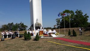 Szent Gorazd Cirill és Metod tanítványa voĺt, aki a latin nyelvű liturgiát szláv nyelvre fordította, és terjesztette. Mocsonokon született
